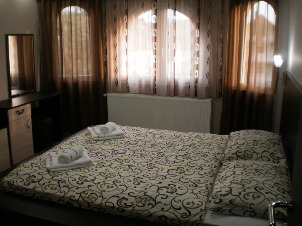 Garni Hotel Kaca Крагуевац Номер фото