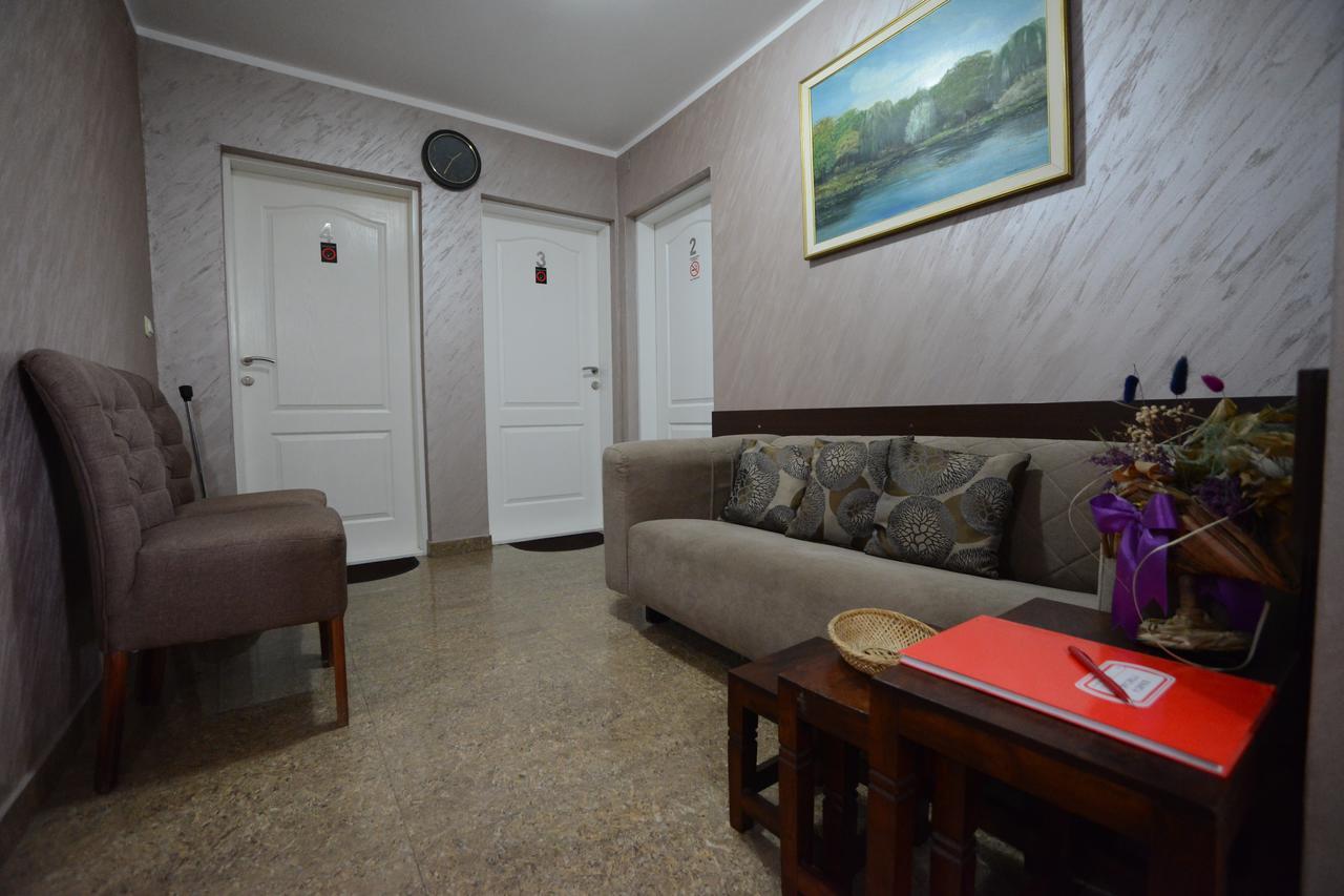 Garni Hotel Kaca Крагуевац Экстерьер фото